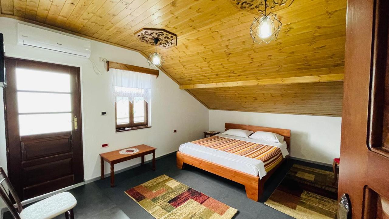 Denis Guesthouse 1930 Gjirokaster Exterior photo